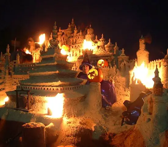 Halloween-sand-castle-Jack-O-Lanterns-Miami-Beach