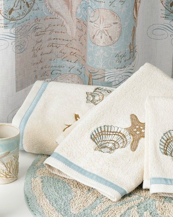 Decorate your Bathroom with these Beach Themed Accessories