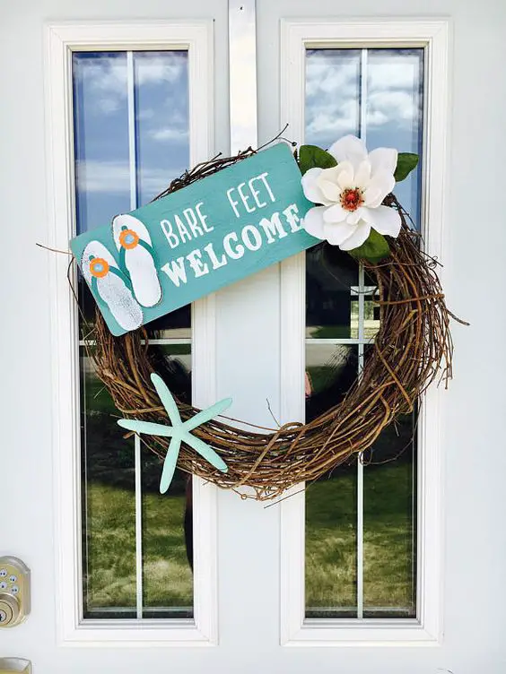 21 Ways to Use Wreaths to Decorate Your Beach House - Beach Bliss Living